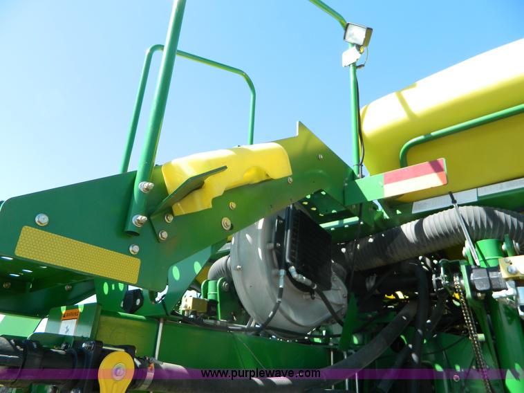 image for item J5110 2008 John Deere 1770NT CCS planter