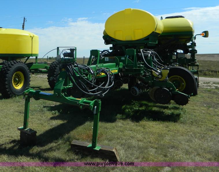 image for item J5110 2008 John Deere 1770NT CCS planter