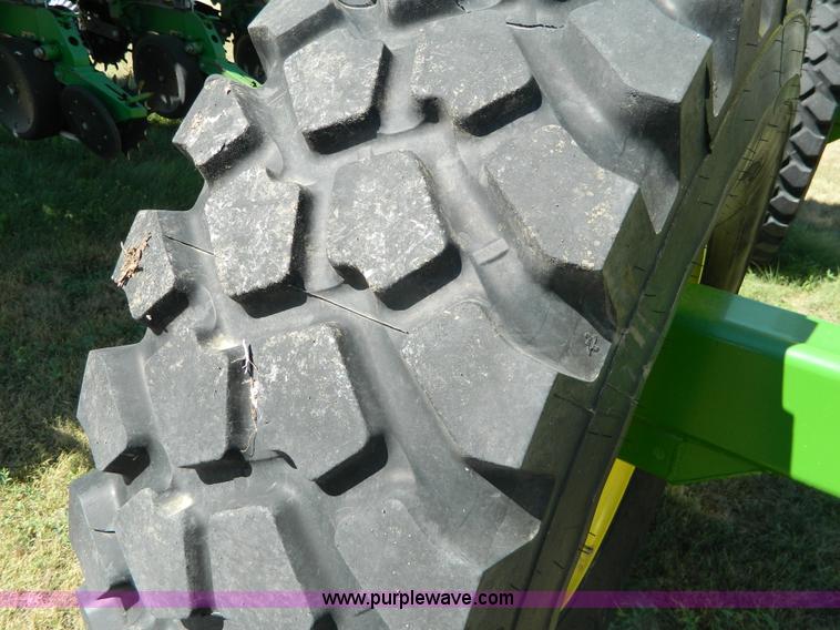 image for item J5111 2013 JD Skiles liquid cart row tracker