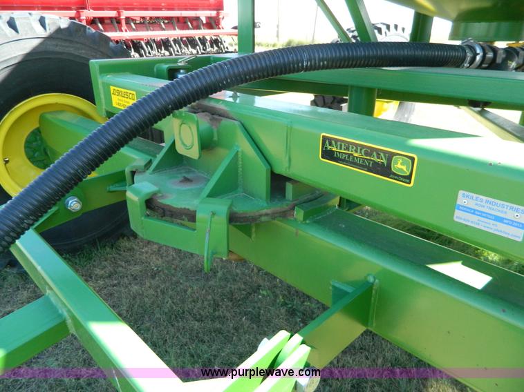 image for item J5111 2013 JD Skiles liquid cart row tracker