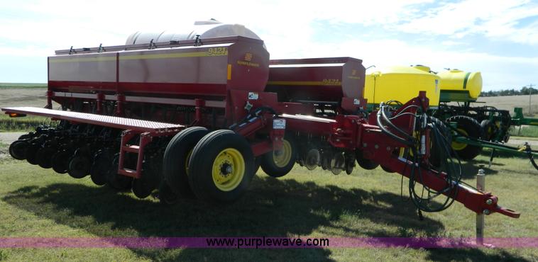 image for item J5112 Sunflower 9421 grain drill