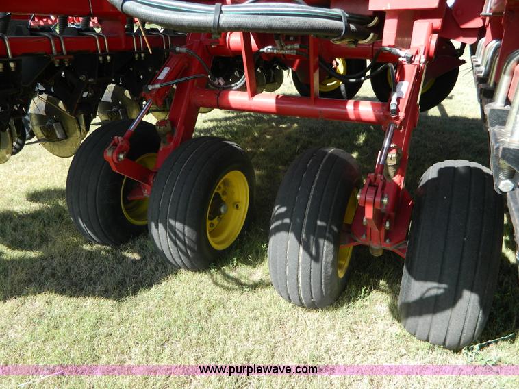 image for item J5112 Sunflower 9421 grain drill