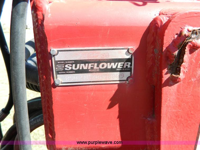 image for item J5112 Sunflower 9421 grain drill
