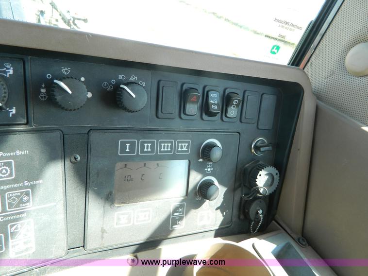 image for item J5113 2009 John Deere 8330 MFWD tractor