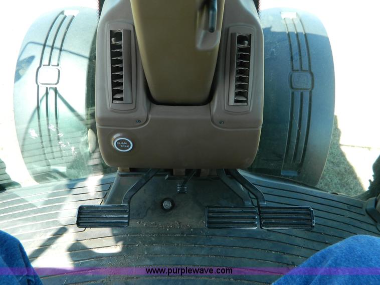 image for item J5113 2009 John Deere 8330 MFWD tractor