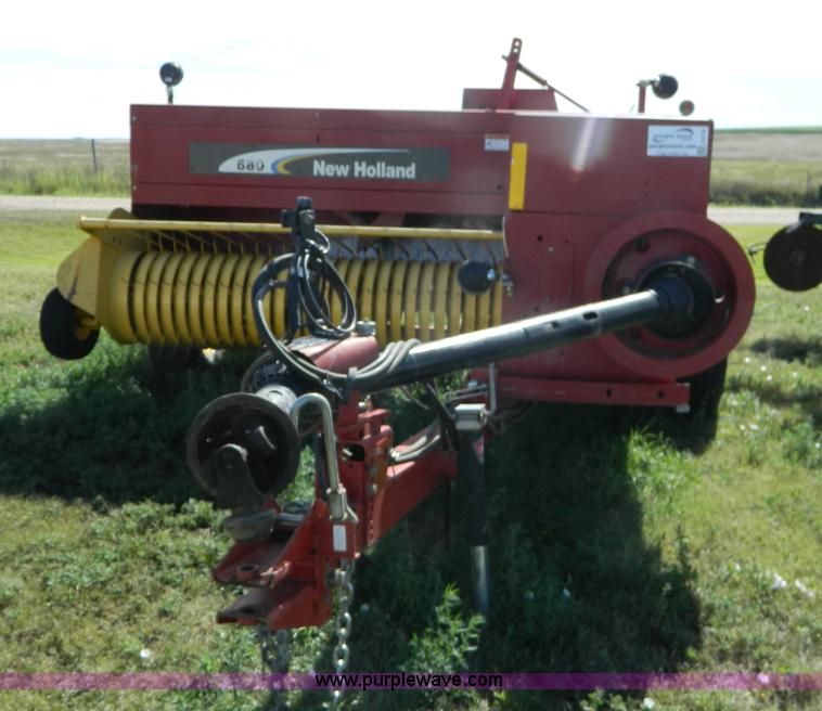 image for item J5118 2005 New Holland 580 small square baler