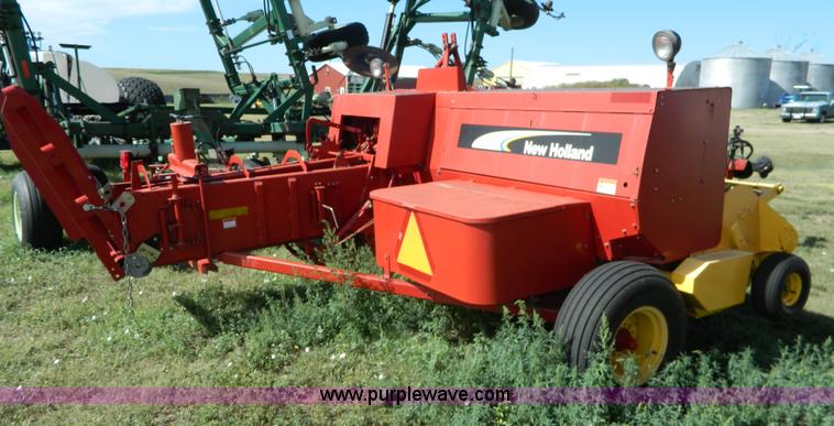 image for item J5118 2005 New Holland 580 small square baler