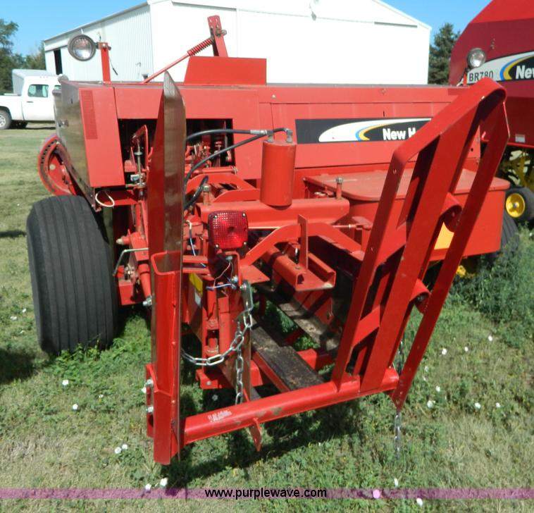 image for item J5118 2005 New Holland 580 small square baler