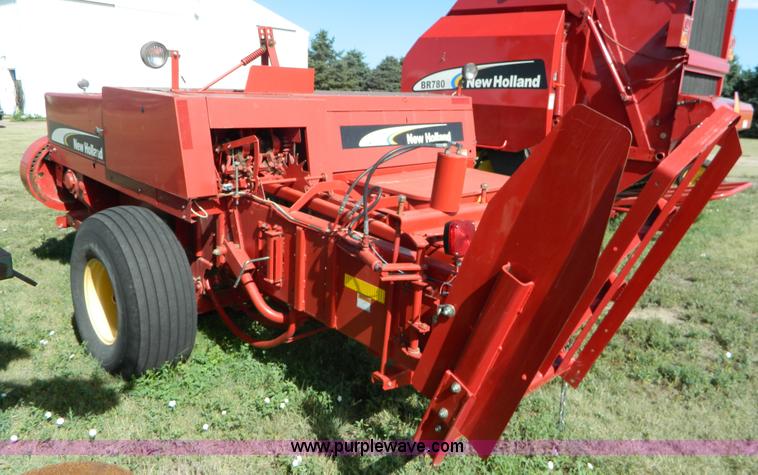 image for item J5118 2005 New Holland 580 small square baler