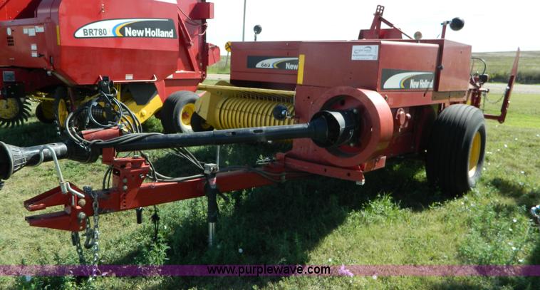 image for item J5118 2005 New Holland 580 small square baler