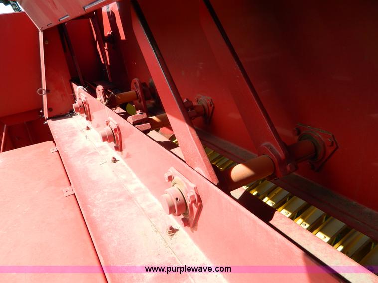 image for item J5118 2005 New Holland 580 small square baler