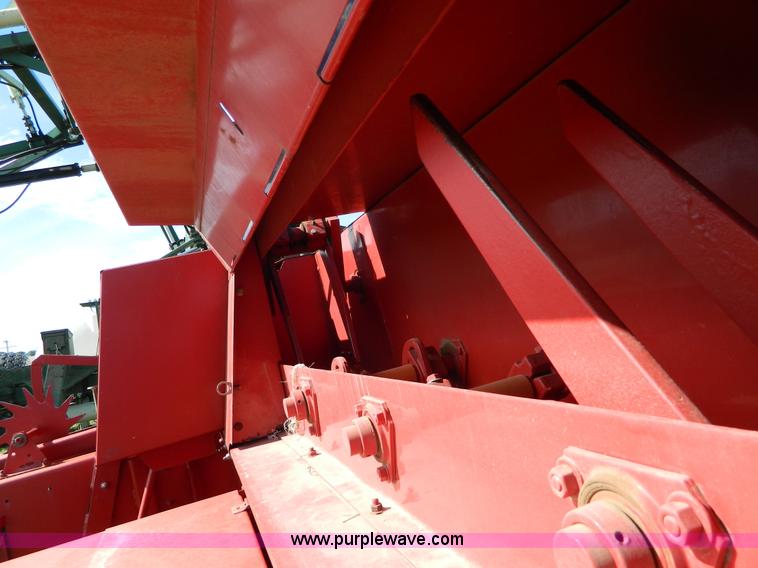 image for item J5118 2005 New Holland 580 small square baler