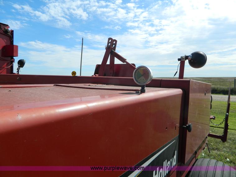 image for item J5118 2005 New Holland 580 small square baler