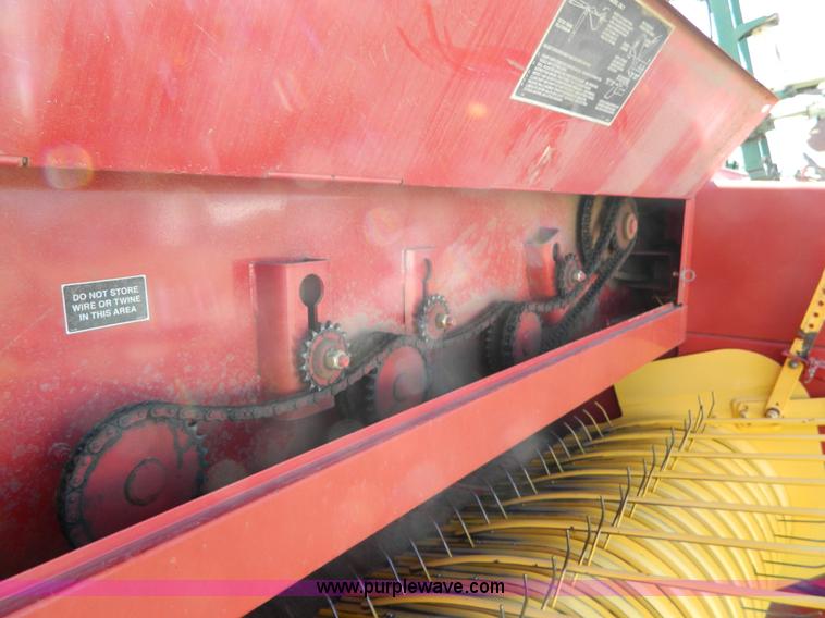 image for item J5118 2005 New Holland 580 small square baler