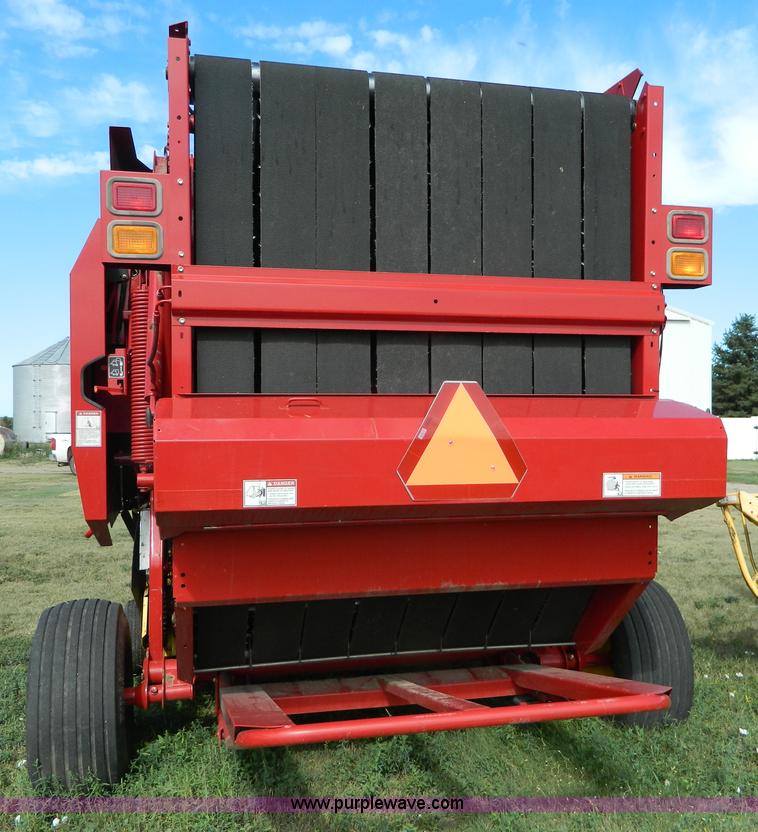image for item J5119 2006 New Holland BR780A round baler