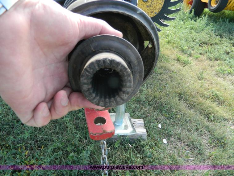 image for item J5119 2006 New Holland BR780A round baler