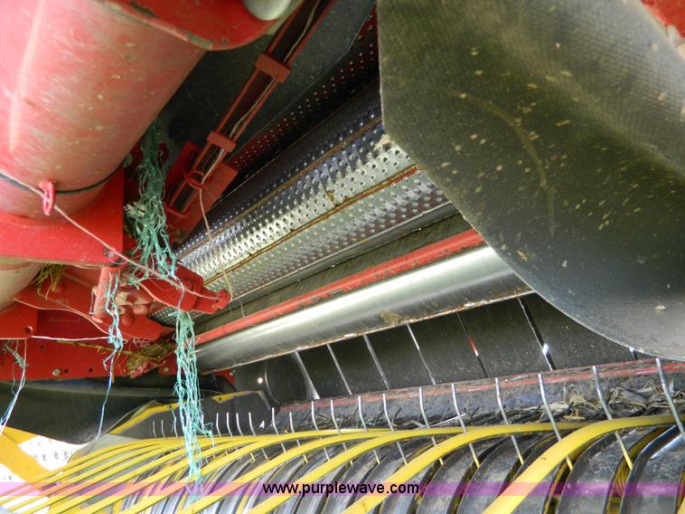 image for item J5119 2006 New Holland BR780A round baler