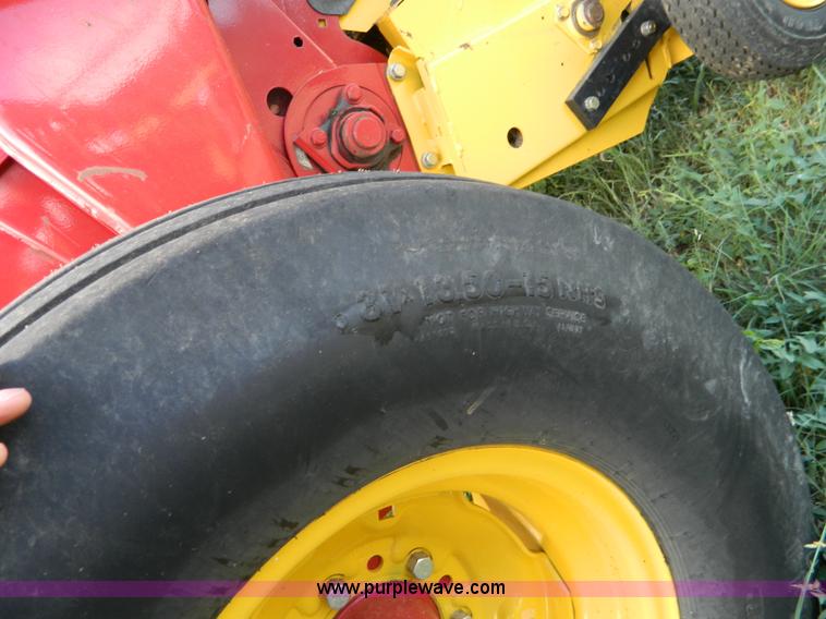 image for item J5119 2006 New Holland BR780A round baler