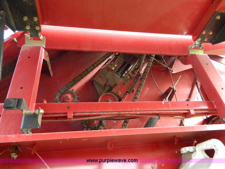 image for item J5119 2006 New Holland BR780A round baler