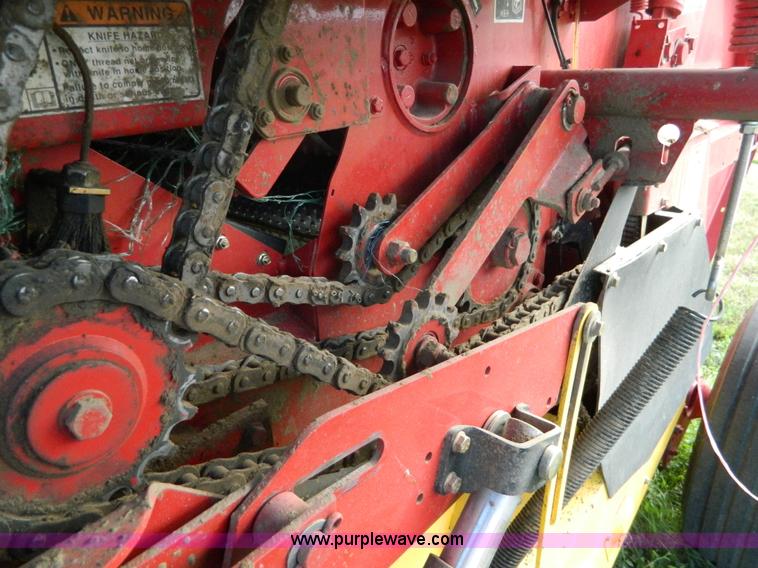 image for item J5119 2006 New Holland BR780A round baler