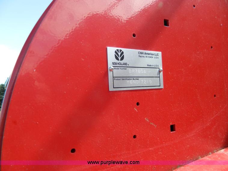 image for item J5119 2006 New Holland BR780A round baler