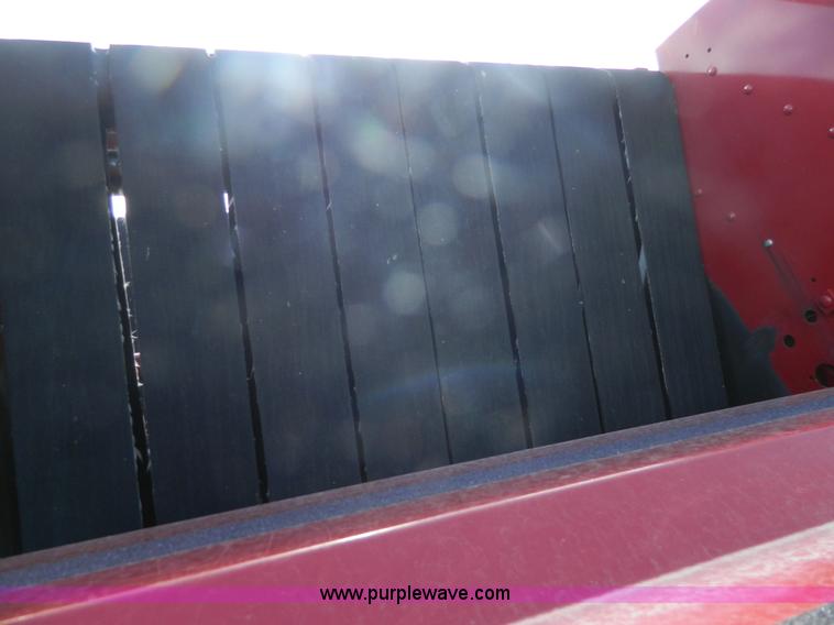 image for item J5119 2006 New Holland BR780A round baler