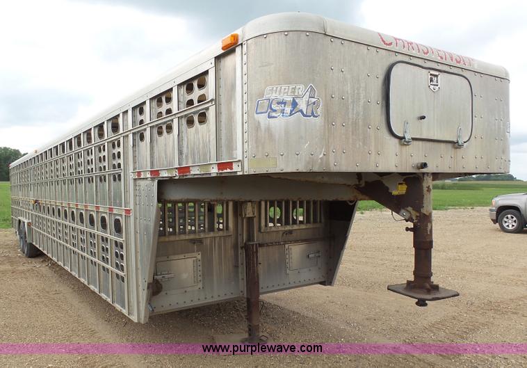 image for item J5472 2004 Wilson TRL livestock trailer
