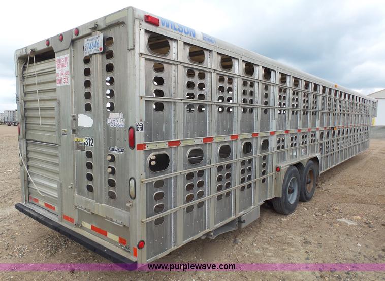 image for item J5472 2004 Wilson TRL livestock trailer