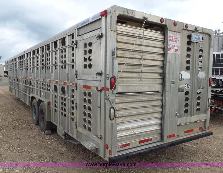 image for item J5472 2004 Wilson TRL livestock trailer