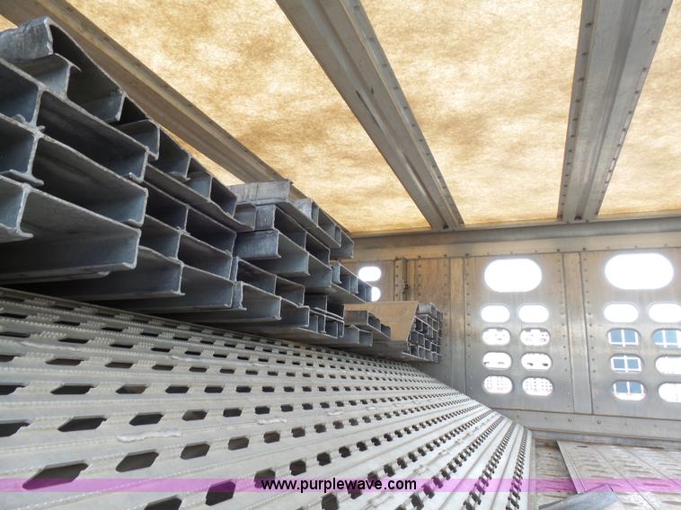 image for item J5472 2004 Wilson TRL livestock trailer