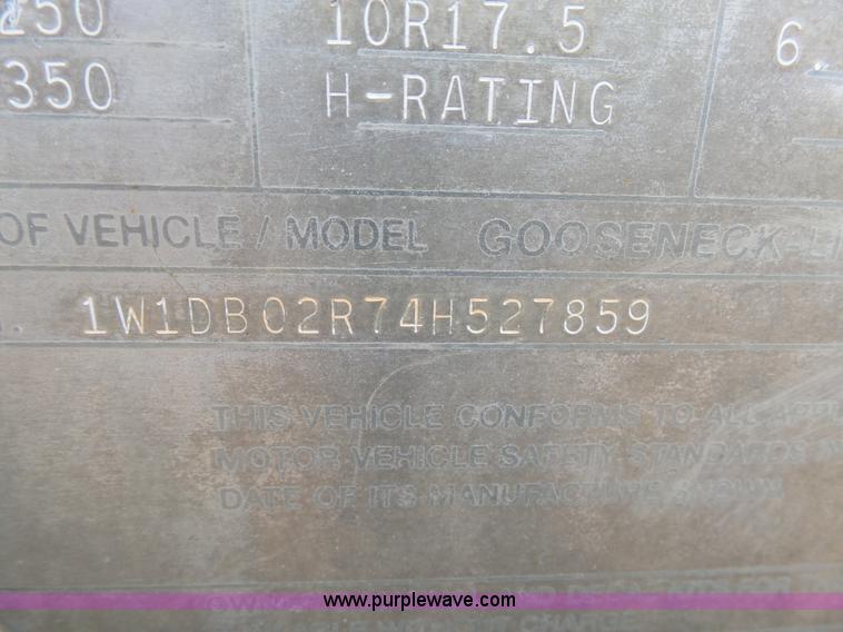 image for item J5472 2004 Wilson TRL livestock trailer