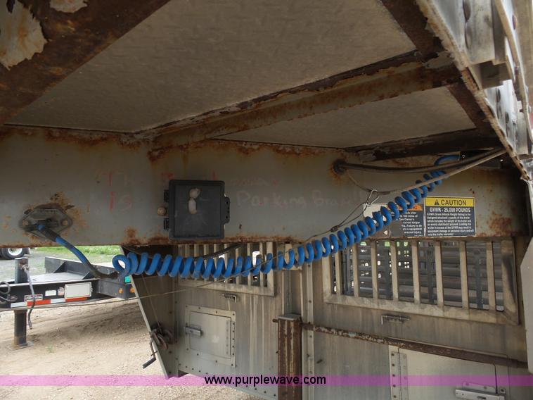 image for item J5472 2004 Wilson TRL livestock trailer