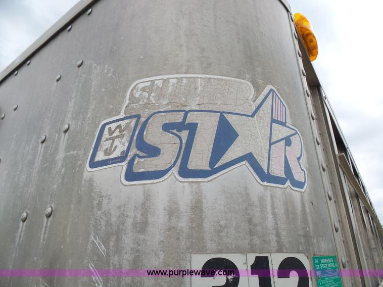 image for item J5472 2004 Wilson TRL livestock trailer