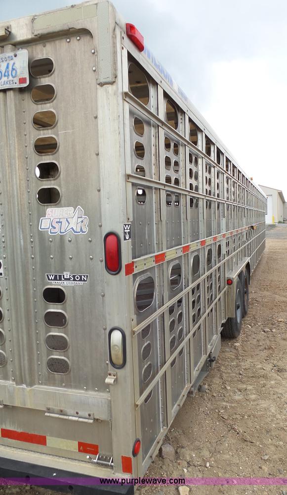 image for item J5472 2004 Wilson TRL livestock trailer