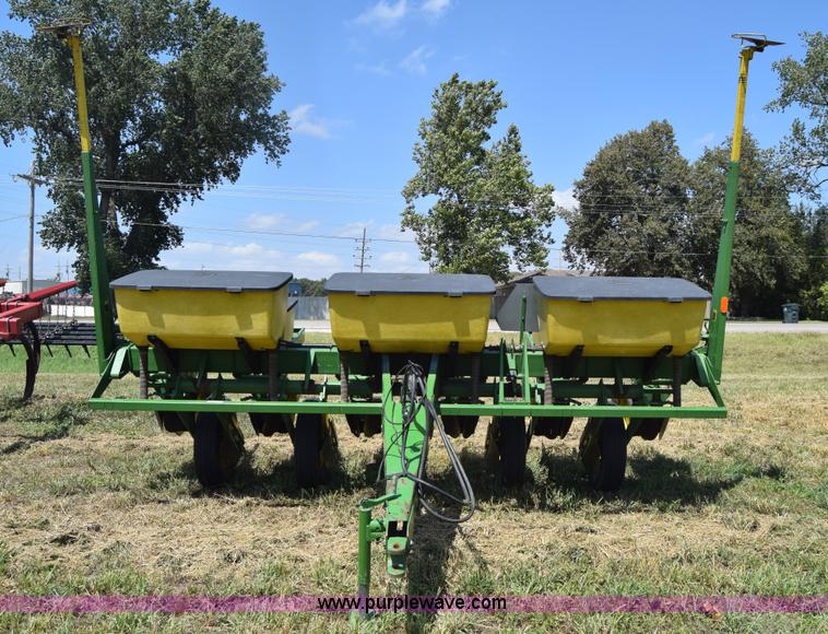 image for item K2795 John Deere 7000 planter