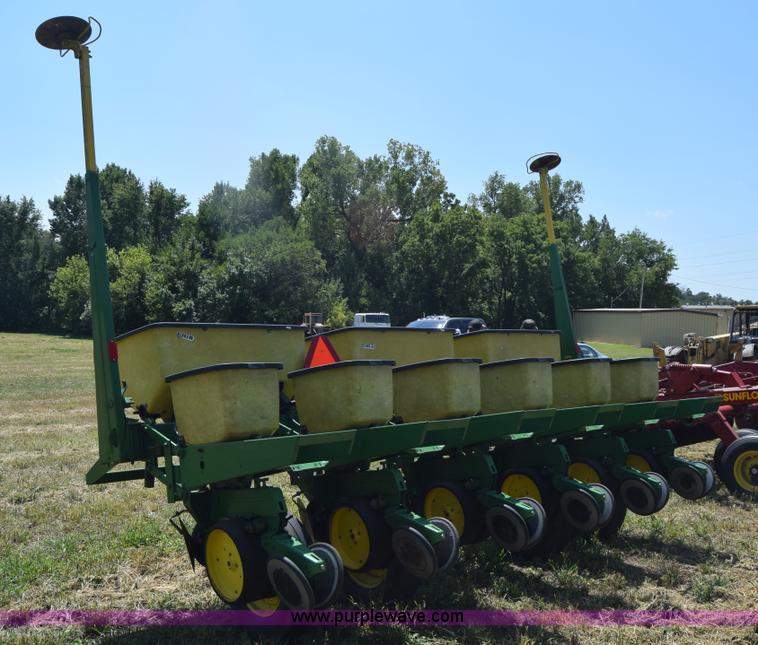 image for item K2795 John Deere 7000 planter