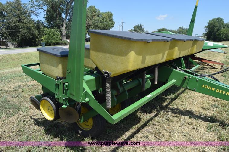 image for item K2795 John Deere 7000 planter