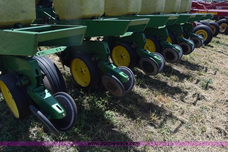 image for item K2795 John Deere 7000 planter