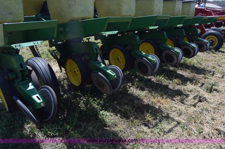 image for item K2795 John Deere 7000 planter