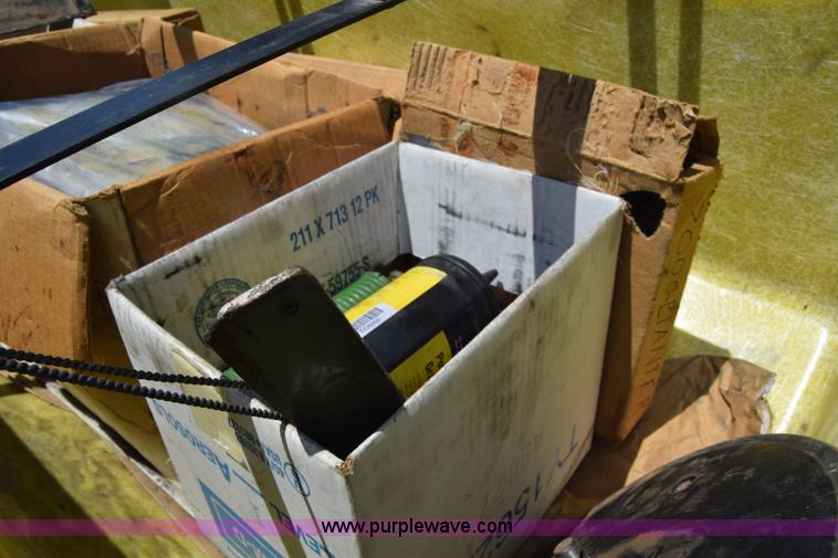 image for item K2795 John Deere 7000 planter