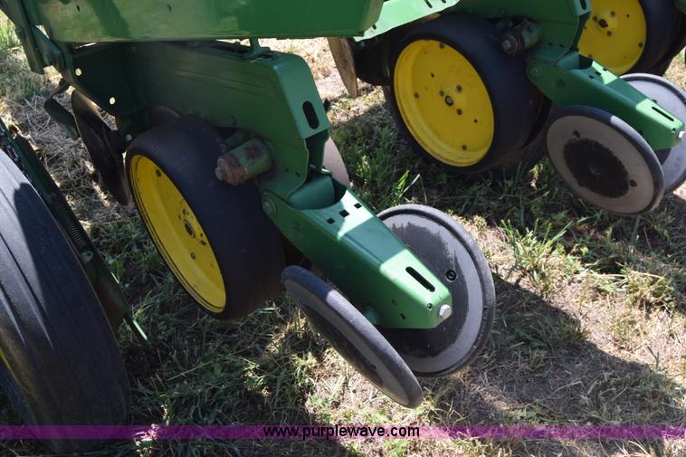 image for item K2795 John Deere 7000 planter