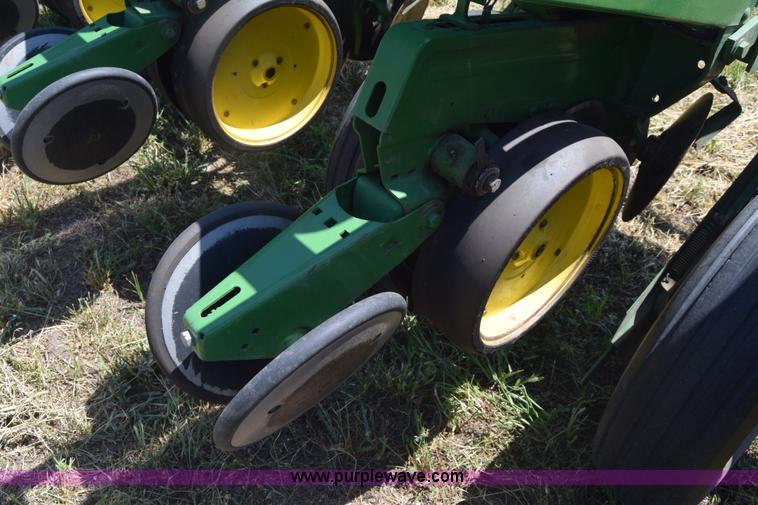 image for item K2795 John Deere 7000 planter