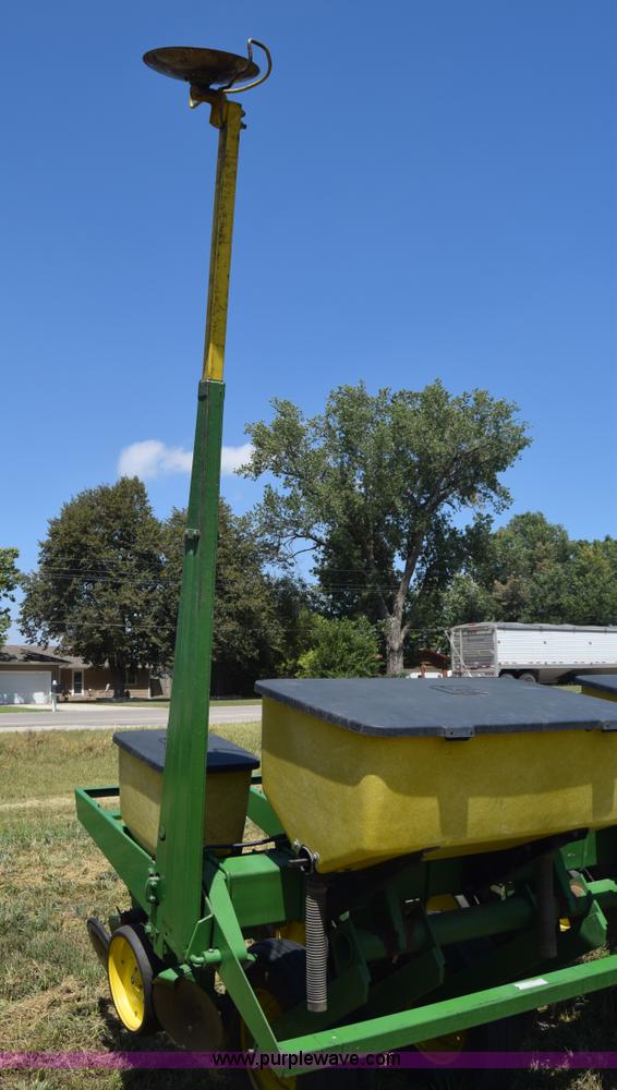 image for item K2795 John Deere 7000 planter