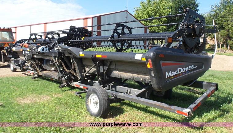 image for item K3112 2009 MacDon FD70 flex draper head