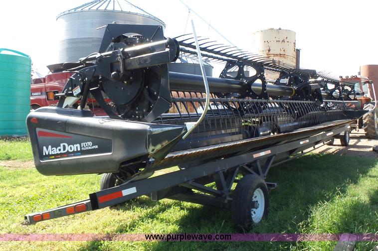 image for item K3112 2009 MacDon FD70 flex draper head