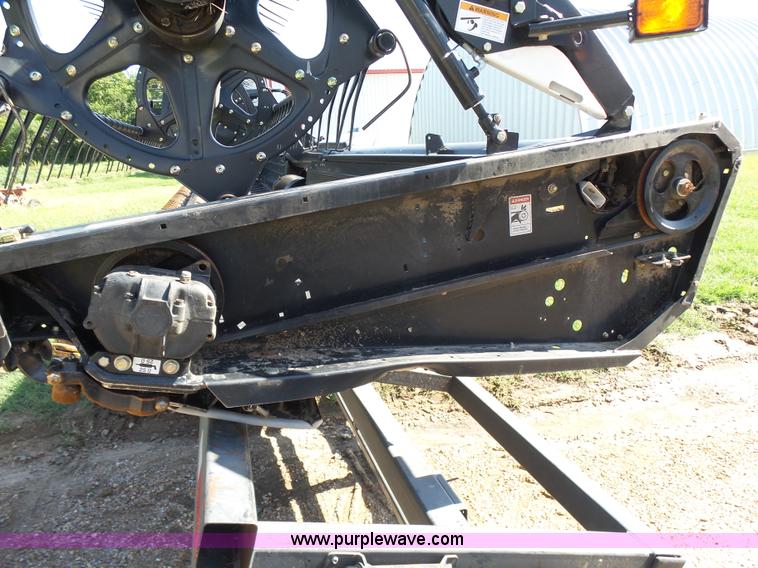 image for item K3112 2009 MacDon FD70 flex draper head