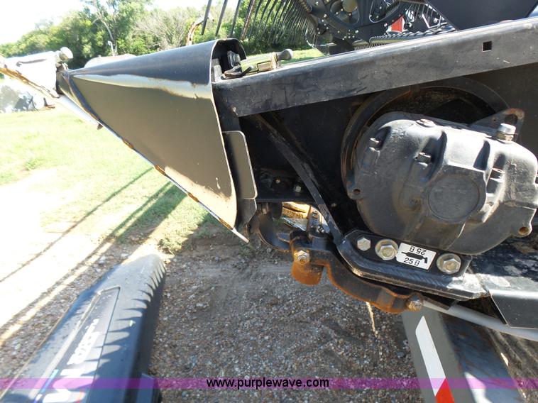 image for item K3112 2009 MacDon FD70 flex draper head