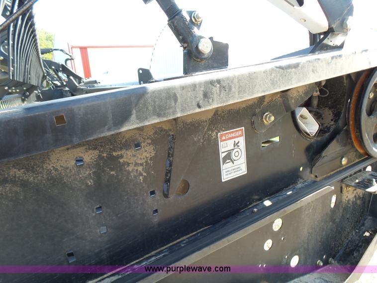 image for item K3112 2009 MacDon FD70 flex draper head