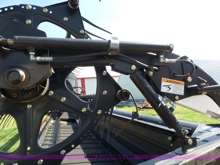 image for item K3112 2009 MacDon FD70 flex draper head