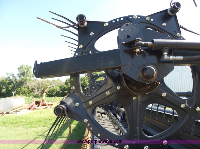 image for item K3112 2009 MacDon FD70 flex draper head